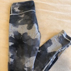 Lululemon Activewear Wunder Under Patterned (4)